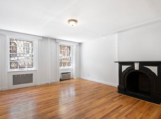 361 W 20th St, New York, NY 10011