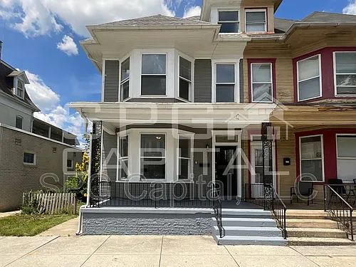 631 Wallace St Photo 1