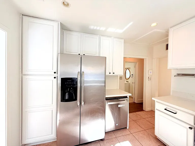 4447 Lockwood Ave — Photo 19