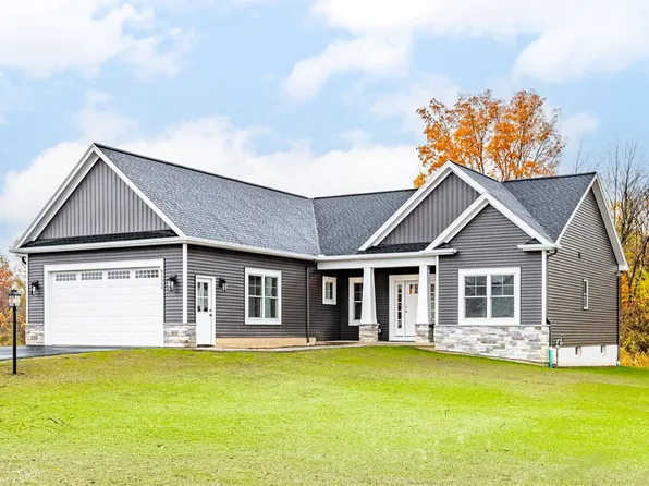 6122 Villa Fina Dr, Ontario, NY 14519