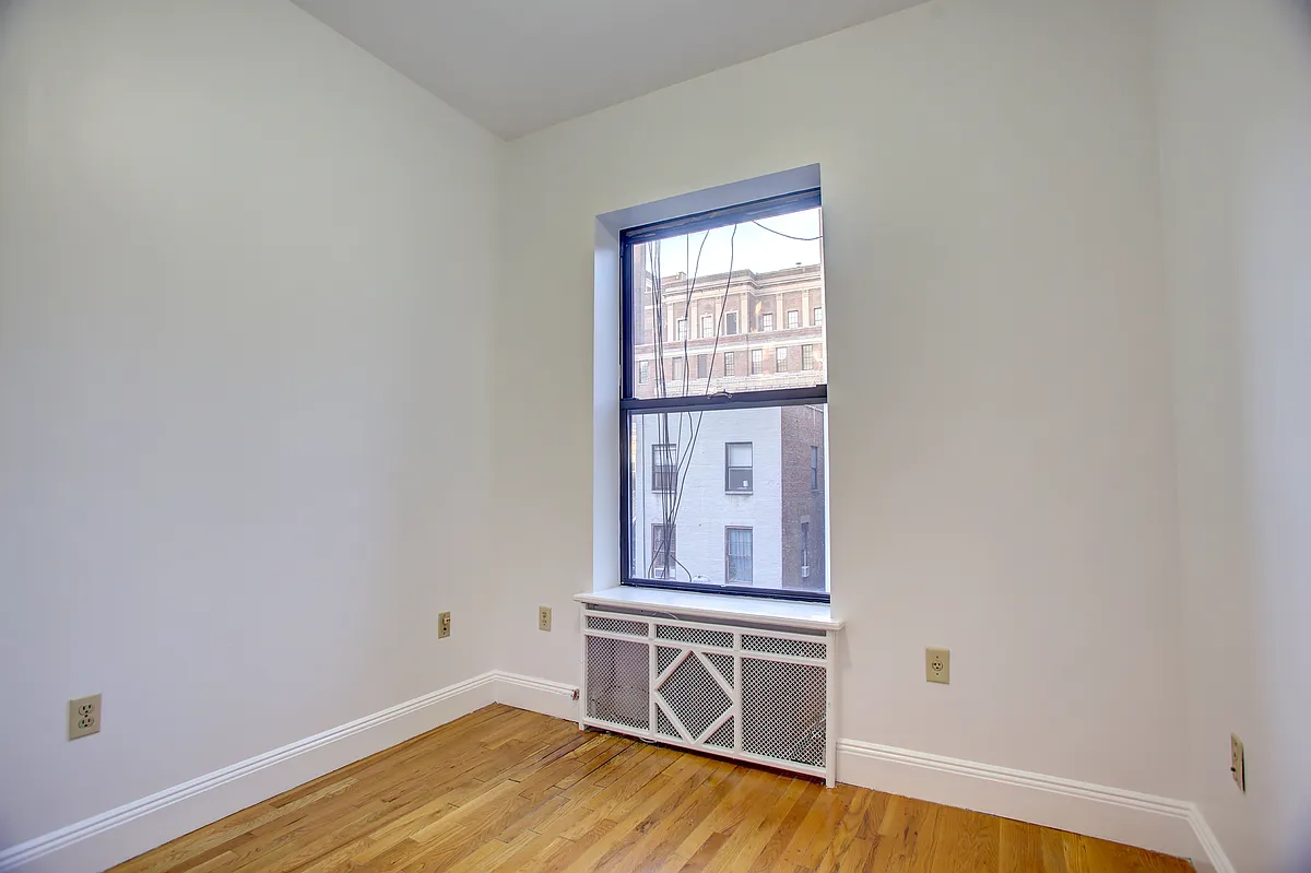 Building Photo - 127 W 72nd St #5R