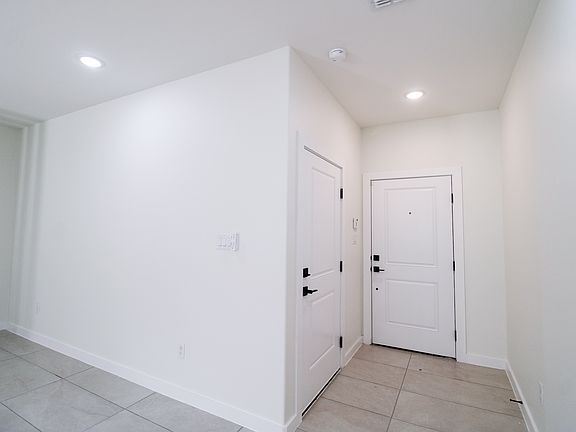 5th image of 627 Cata Dr