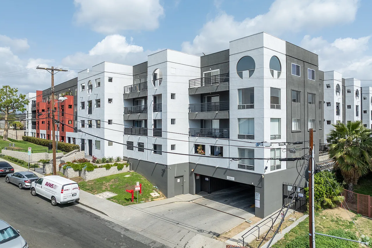 636 NHP LLC — Photo 1