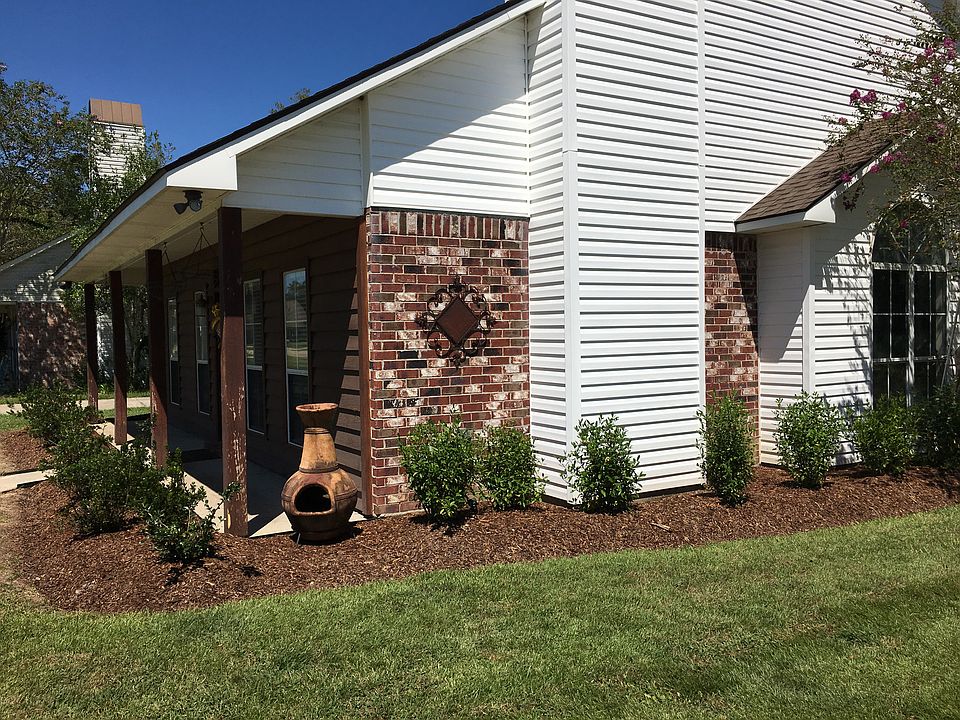 2nd image of 30938 Carriage Way