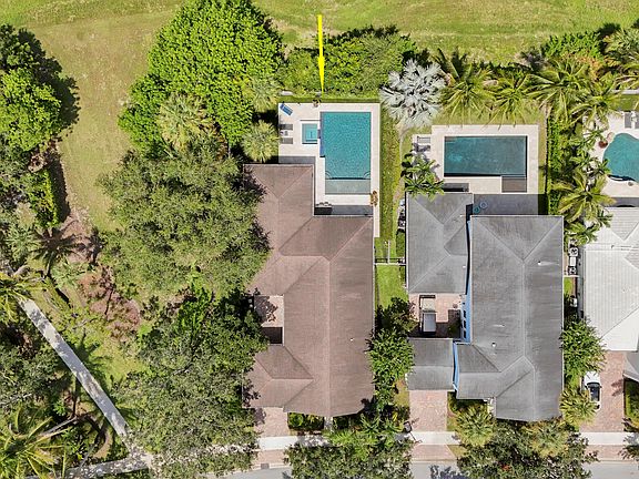 2nd image of 314 CARAVELLE Drive