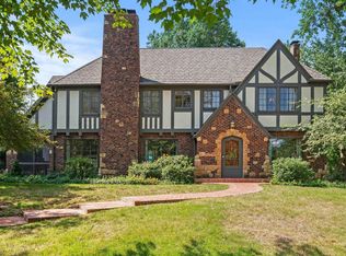 1501 SW Pembroke Ln, Topeka, KS 66604