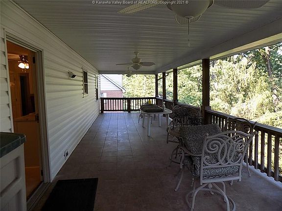 2nd image of 933 Harmony Ln