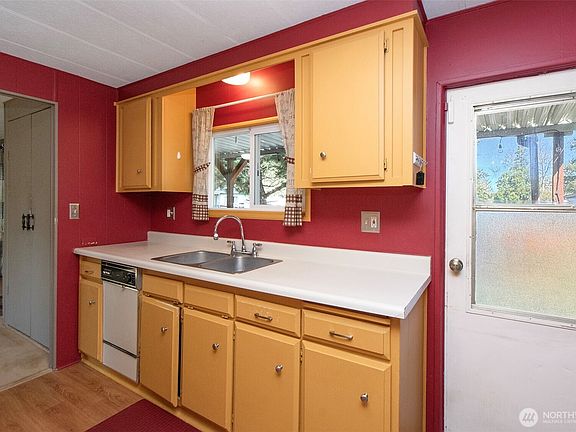 4th image of 90 Baywood Village Road #8