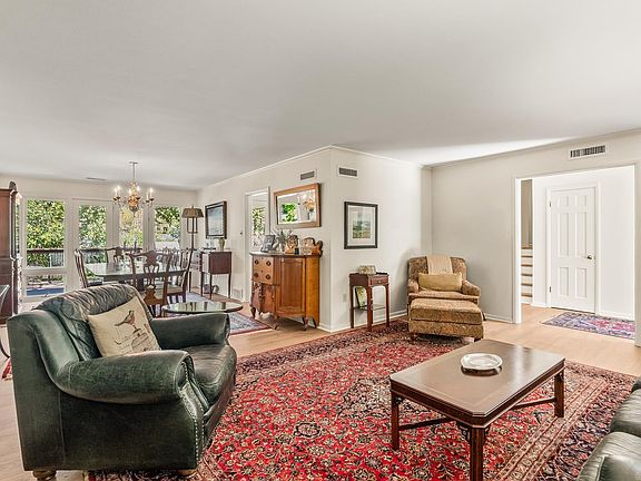 4th image of 53 Pine Manor Dr