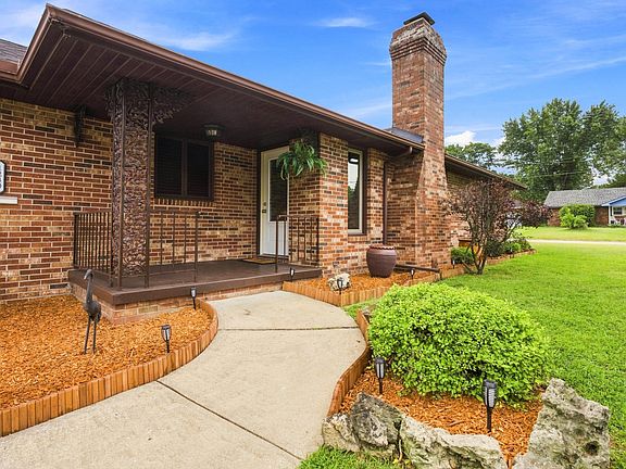 4th image of 1240 S Arcadia Avenue