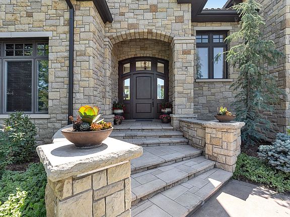 2nd image of 2324 N Rosemont Ct