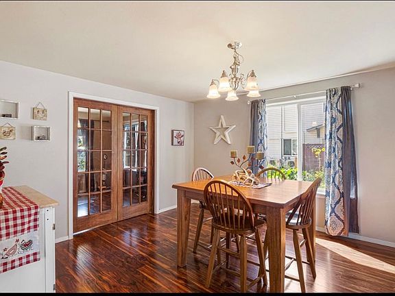 4th image of 108 W 6th St