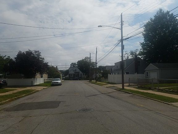 4th image of 63 Saint Johns Ave