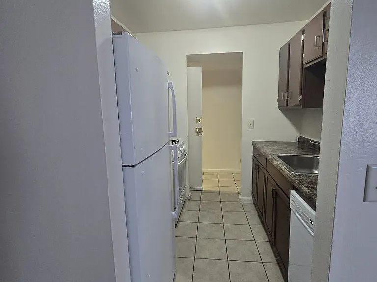 7233 N 38th St #8 — Photo 16