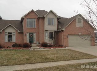 51097 Christine Ct, Shelby Township, MI 48316