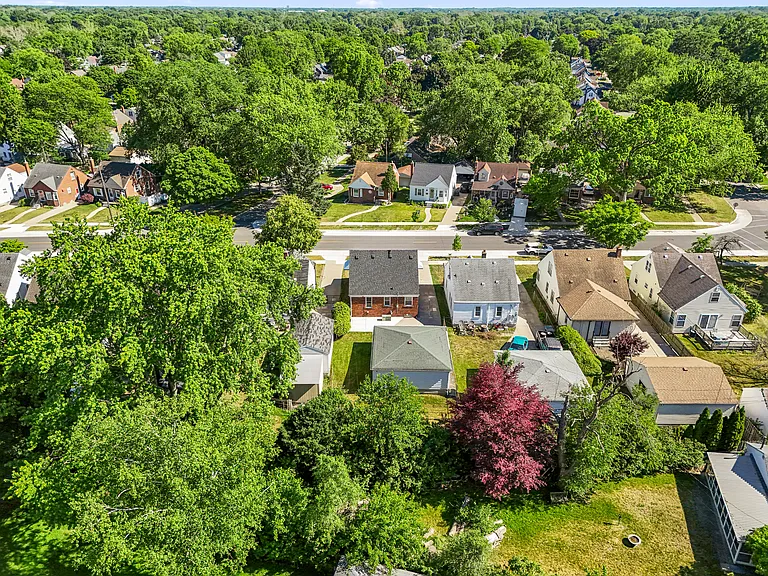 22312 Madison St — Photo 41