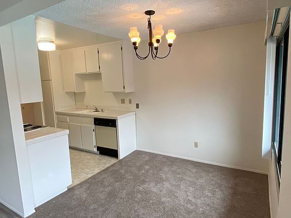3rd image of 3865 Leland St