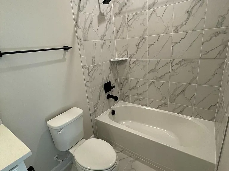 23324 Hastings Ridge Ct — Photo 35