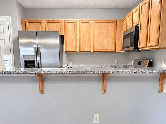 4th image of 5030 Winfield Dr