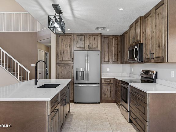 3rd image of 8250 W EUGIE Avenue