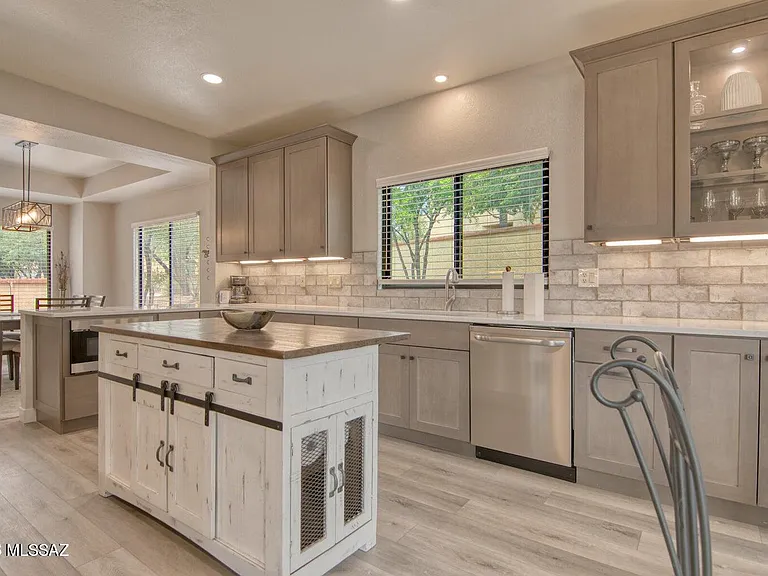 1184 E Camino Diestro — Photo 18