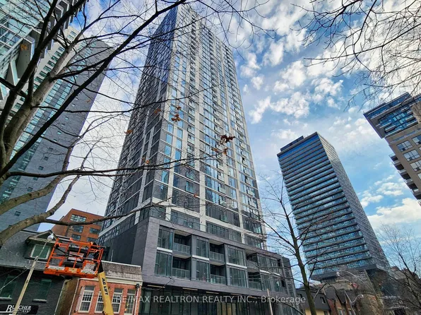 65 Mutual St #1606, Toronto, ON M5B 2A9