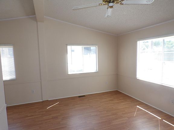 3rd image of 34447 Yucaipa Blvd Space 15