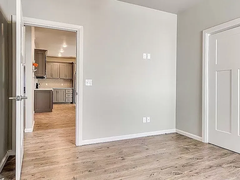 41 E Hurd St — Photo 9
