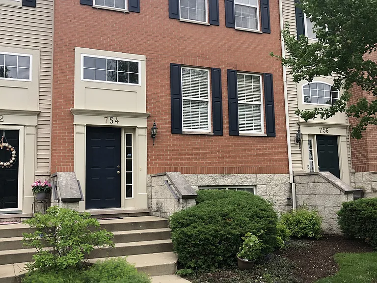 754 Thornbury Ct #1 — Photo 17