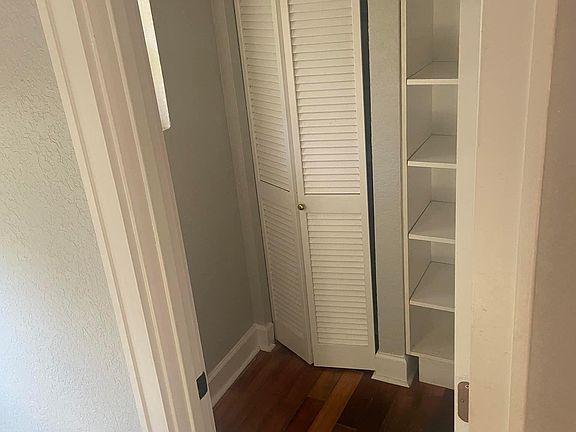 4th image of 4712 W Bay Vista Ave