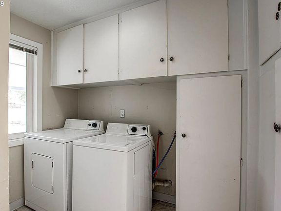 2nd image of 2507 E 28th St