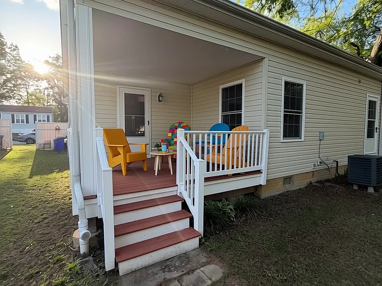220 Gross Ave — Photo 6
