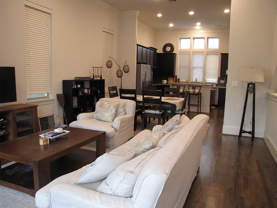 6306 Grand Blvd