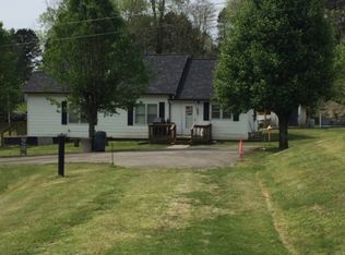 725 Woodland St, Burkesville, KY 42717