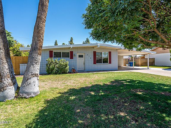 2nd image of 616 E BALBOA Drive