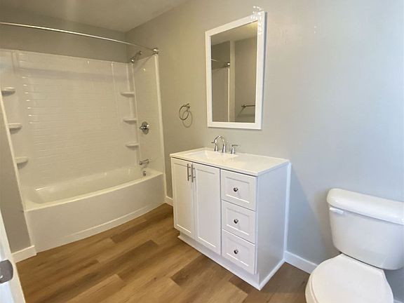 4th image of 114 Kingston Ave #1