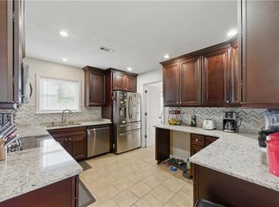 4104 Brookside Ln, Virginia Beach, VA 23452