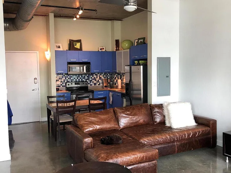 313 NE 2nd St #901 — Photo 1