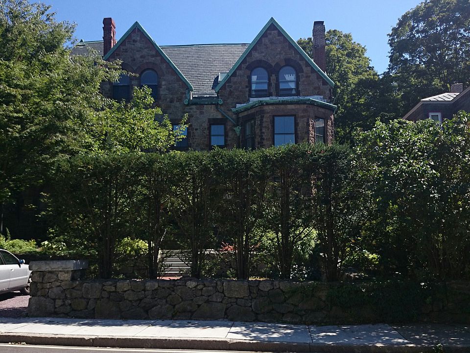 2nd image of 256 Walnut St