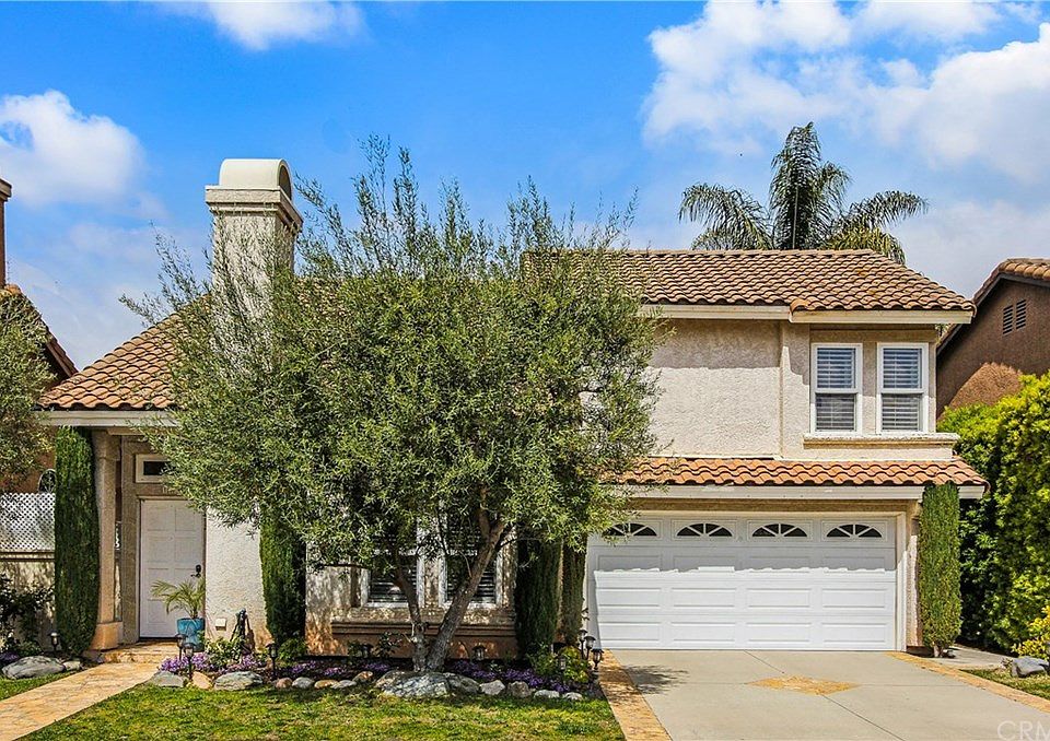 1st image of 15 Falcon Crest Ln
