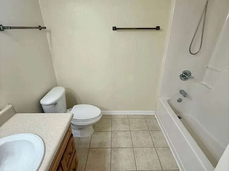 223 Johnson Ct — Photo 8