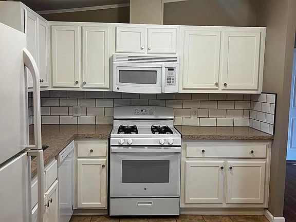4th image of 340 Buffalo Cir SE