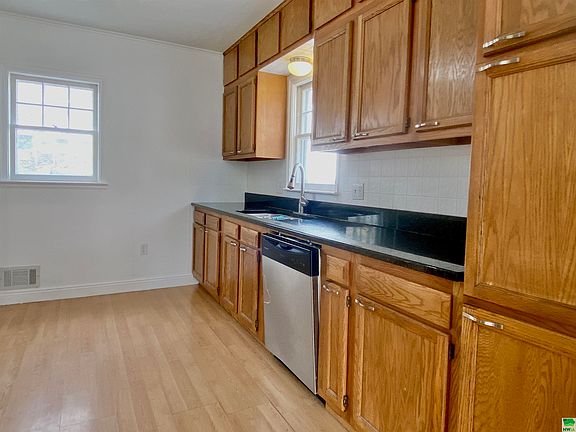 4th image of 3219 Glenn Ave