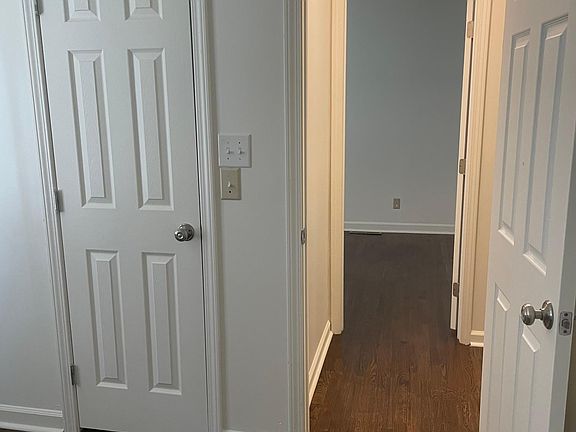 3rd image of 1323 Blackwell Rd