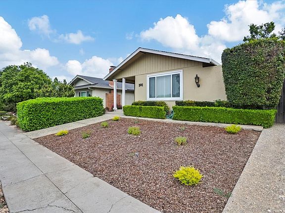 3rd image of 6501 Crown Blvd