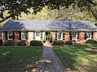 2401 Inverness Rd, Charlotte, NC 28209