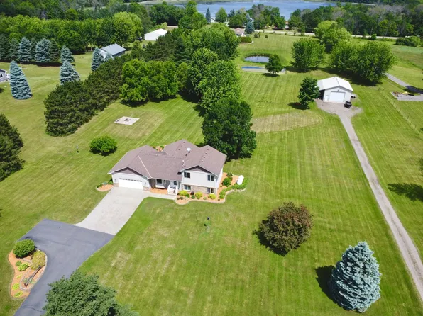 7723 Viking Blvd NW, Nowthen, MN 55303