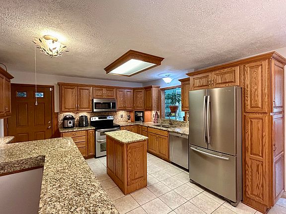 3rd image of 2188 Candlewood Dr