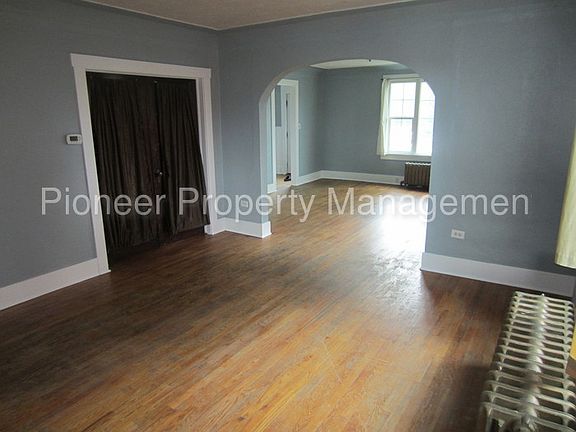 4th image of 2847 N Josephine St