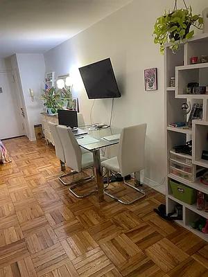 Rented by B Gans Management | media 1